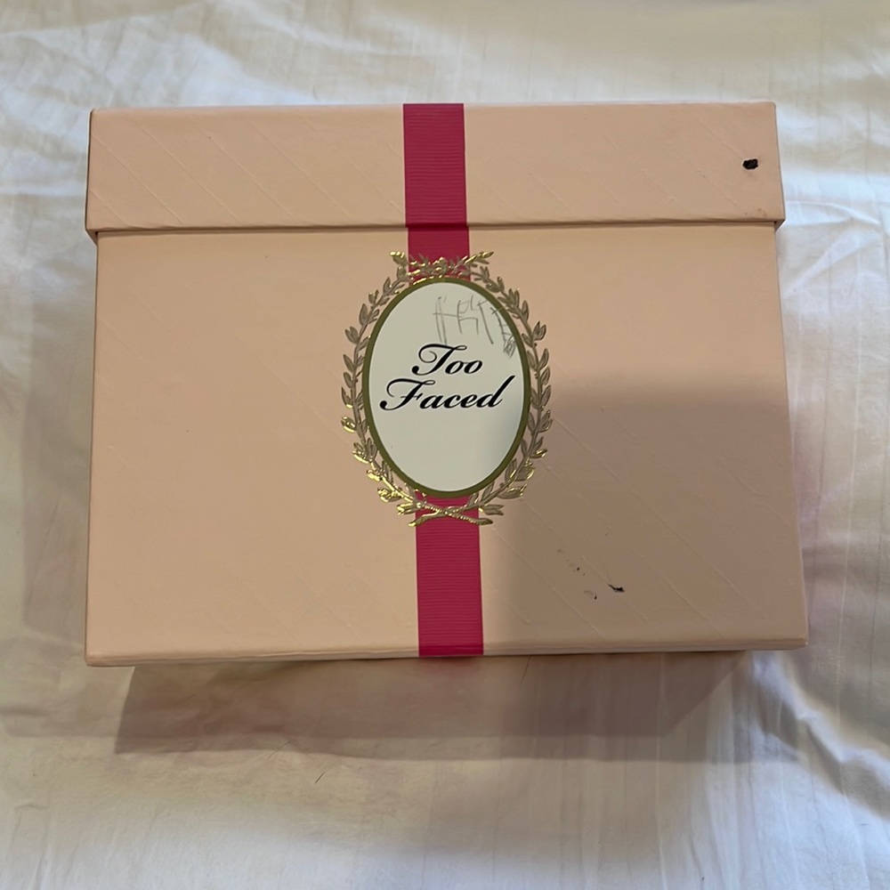 Vintage makeup display